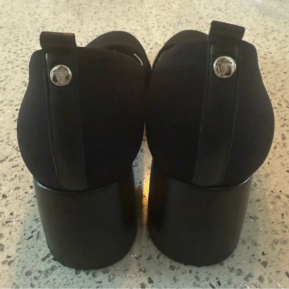 Taryn Rose black textile comfort heel. Size 8 - Picture 5 of 6